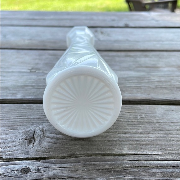 Mid Century Modern Fluted Milk Glass Vase - Picture 4 of 4